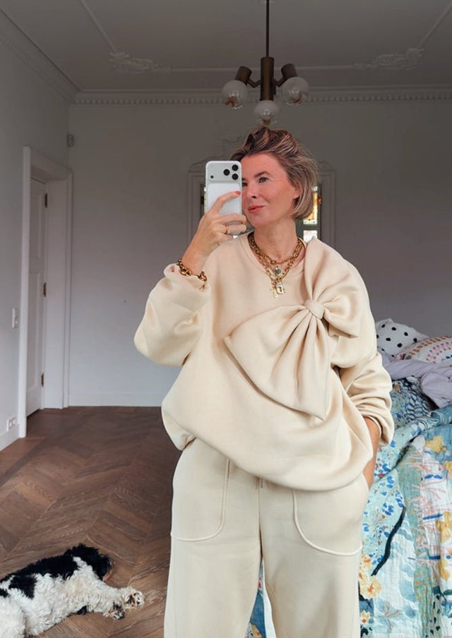 Lunar Grace - AndBloom