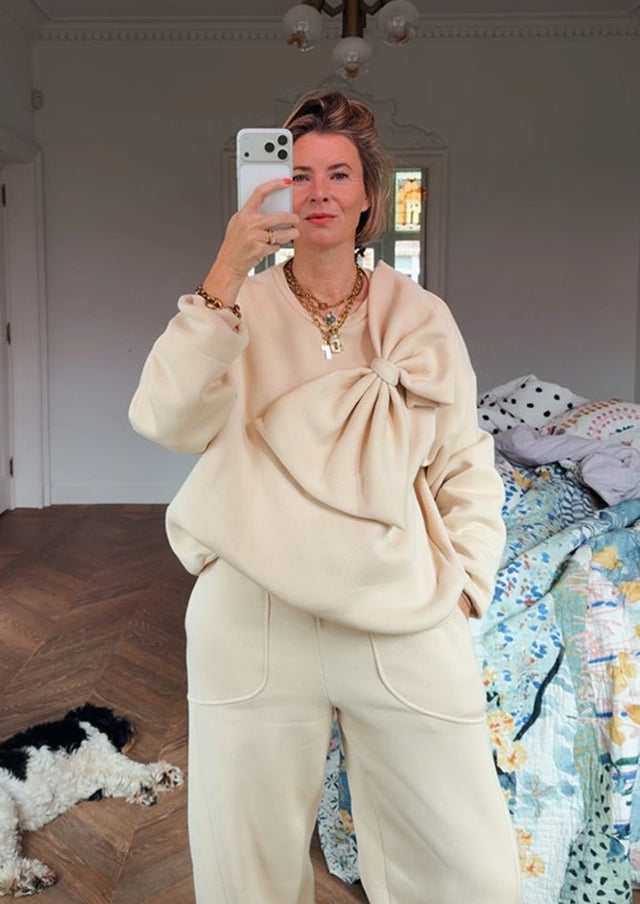 Lunar Grace - AndBloom