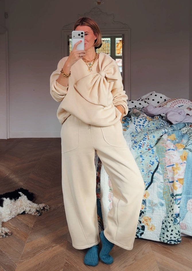 Lunar Grace - AndBloom