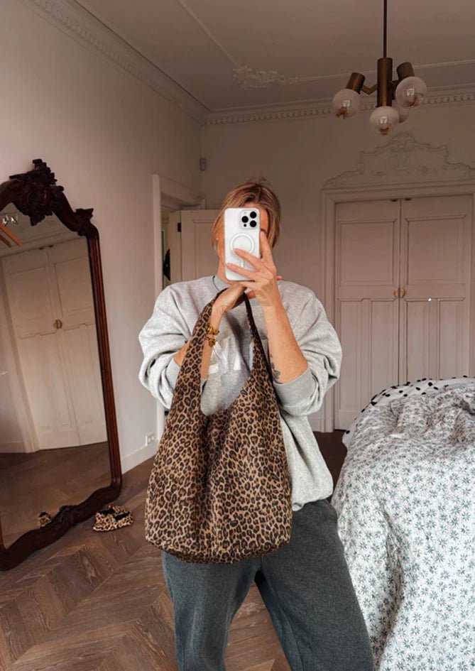 AndBloom - The Zaya Bag - Shoulder Bag - Front with Dee