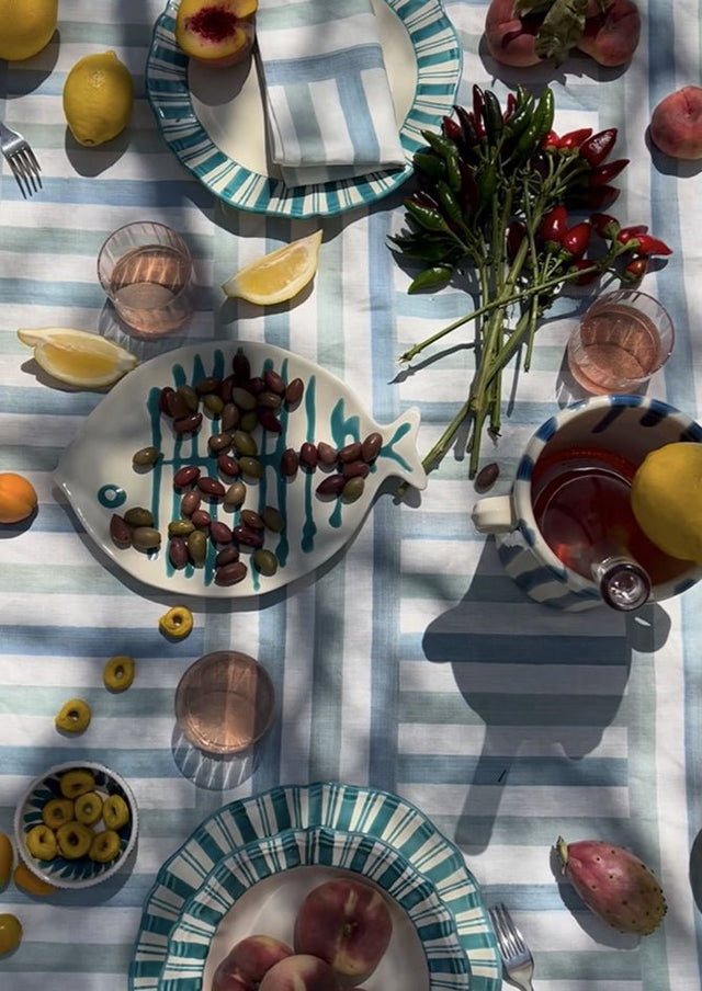 Guests sharing a stylish table setting during The Guide Lunch – AndBloom event by Denise Boomken