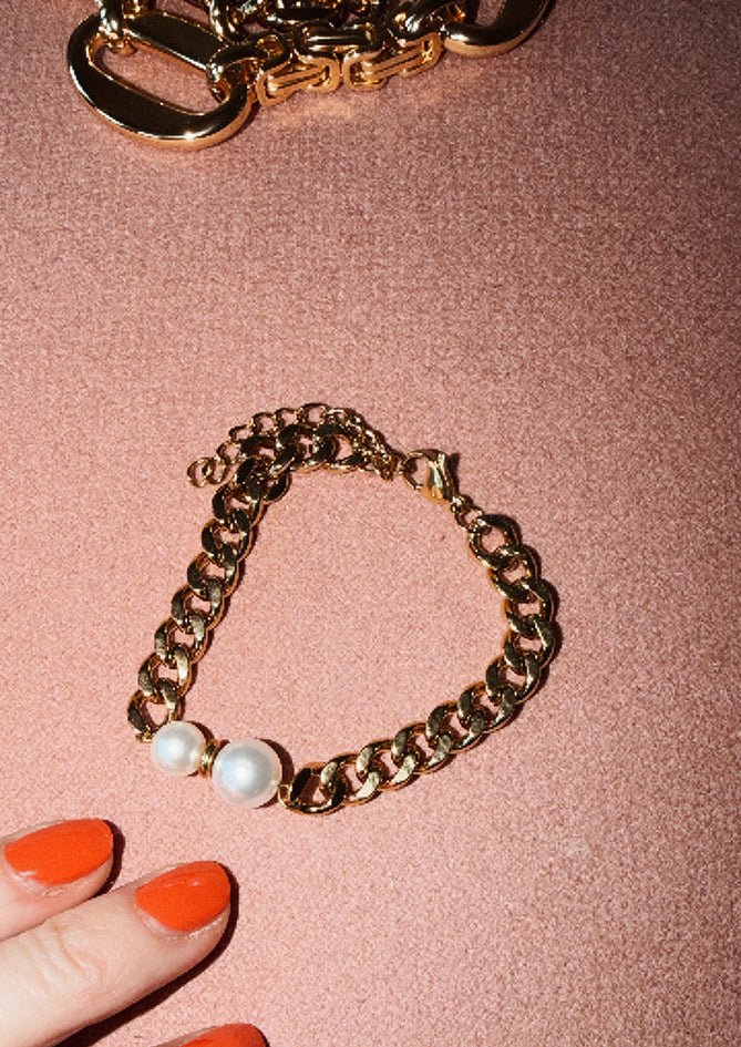 The Julia - AndBloom