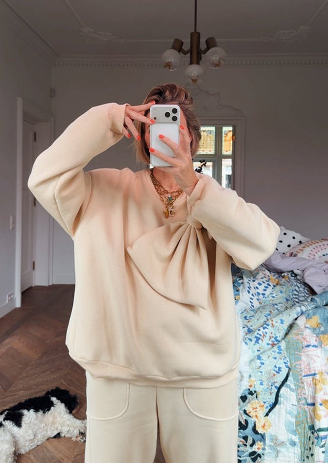 Lunar Grace - AndBloom