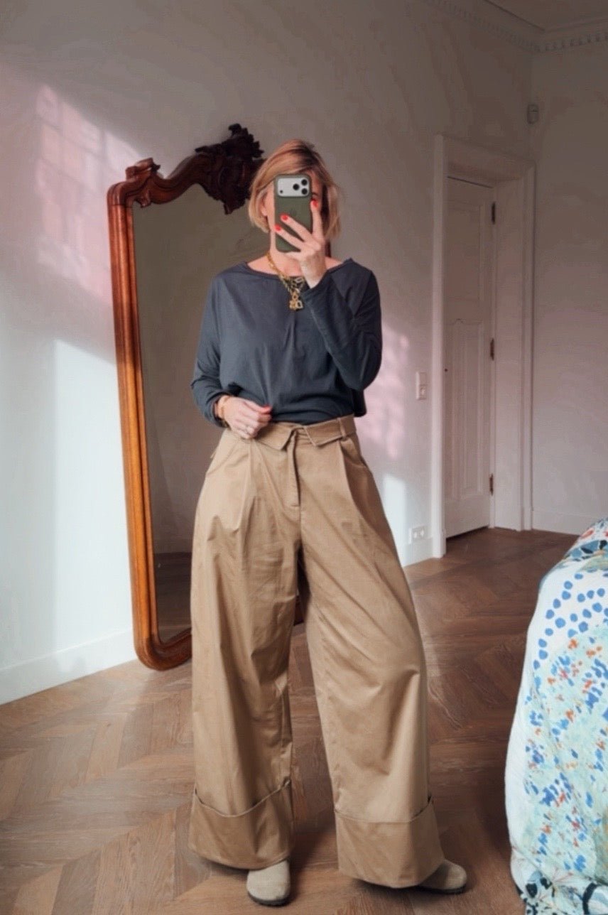 AndBloom - The Dutch - Beige Trousers  - Dee wearing the trousers