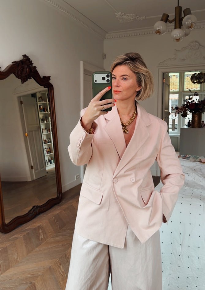 AndBloom - The Scarlet - Pink Blazer - Dee wearing the blazer