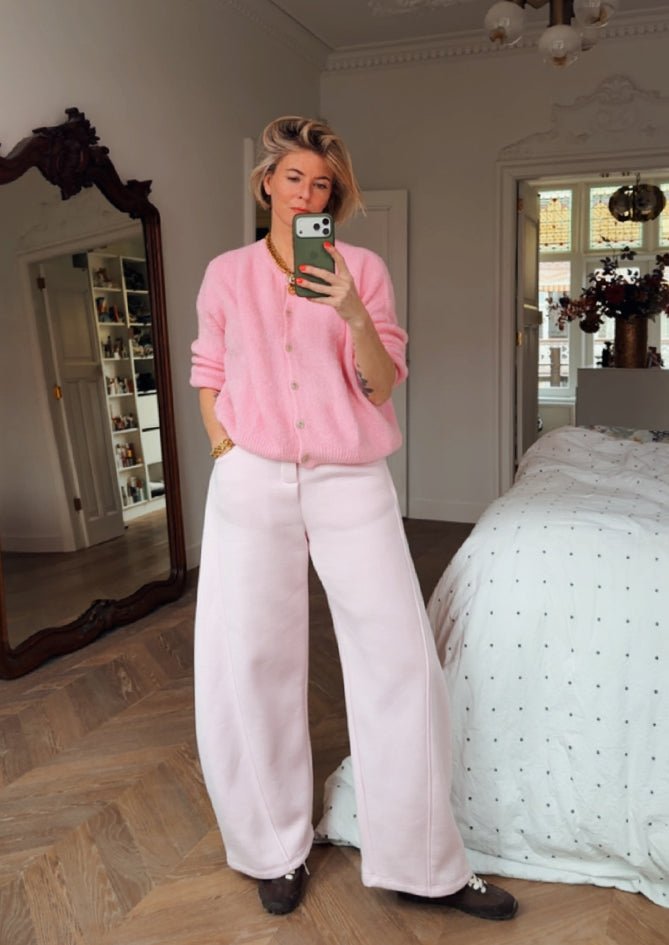 AndBloom - Oris - Pink Joggers - Dee wearing the joggers