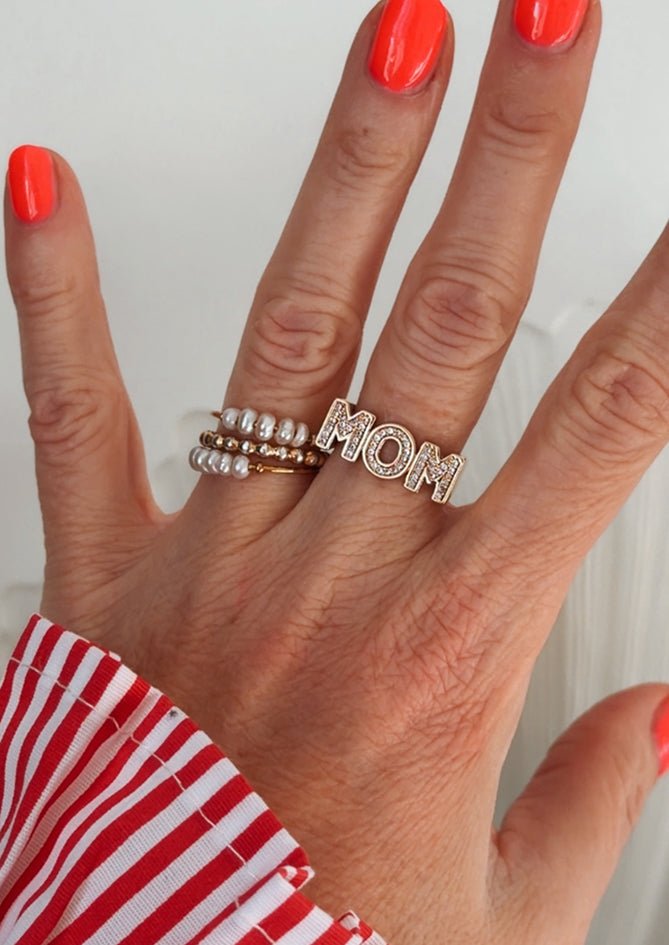 AndBloom - Mom - Gold Ring with rhinestones - Model wearing the ring