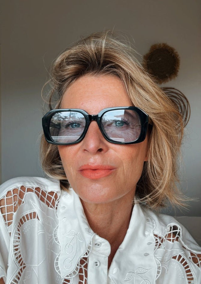 Lifestyle portrait with Lilium sunglasses – AndBloom everyday styling