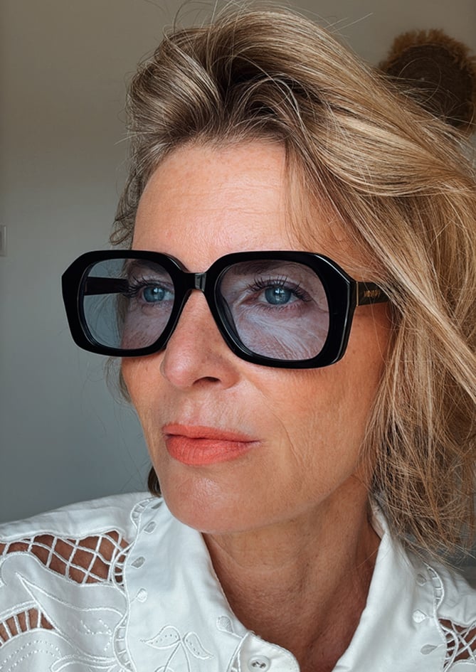 Front view of Lilium sunglasses – AndBloom classic chic eyewear