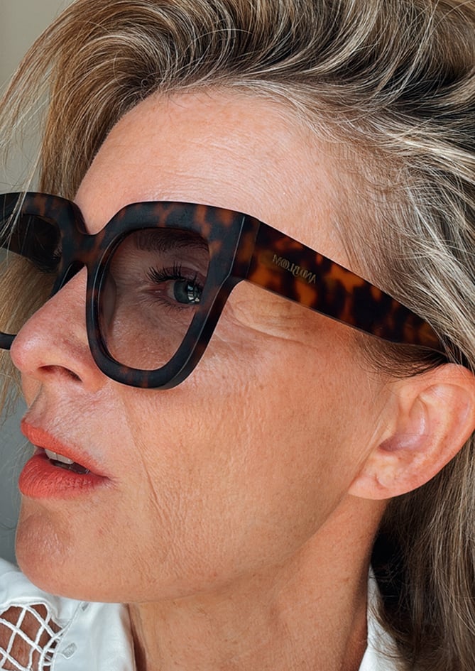 Myrto sunglasses – AndBloom accessory styled with modern elegance