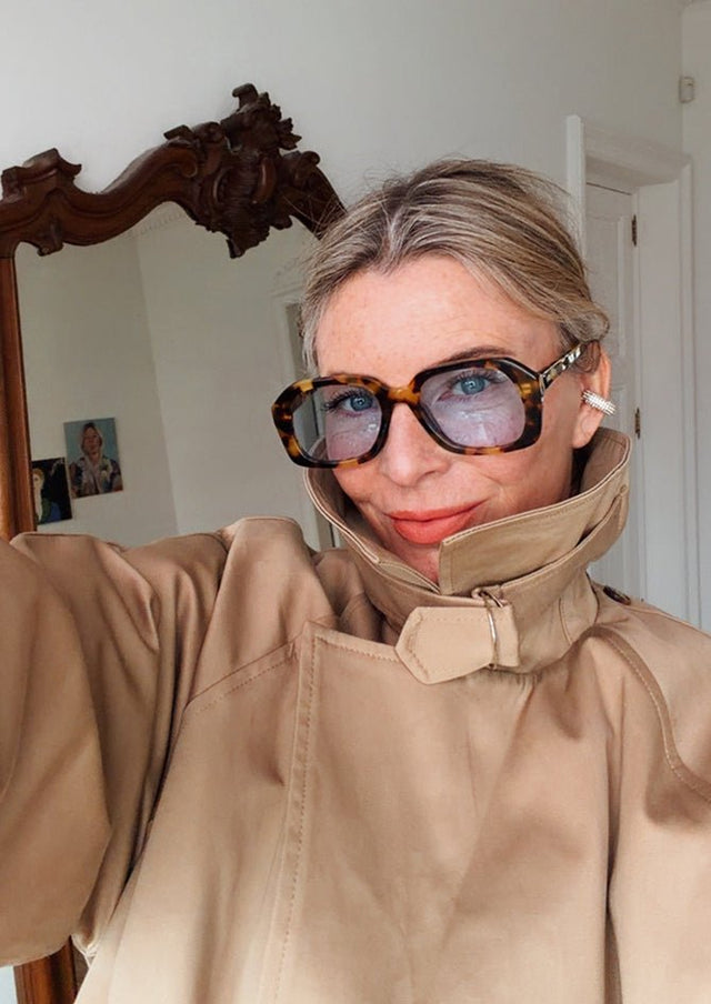 AndBloom - The Path - Beige Trench Coat - Detailed view of the model