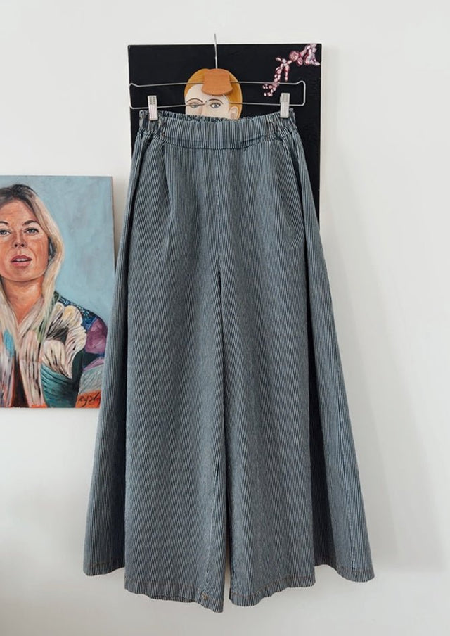 The Ellis - AndBloom