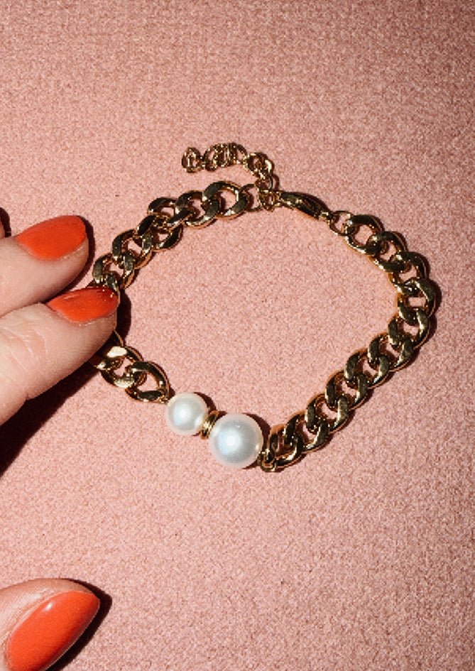 The Julia - AndBloom