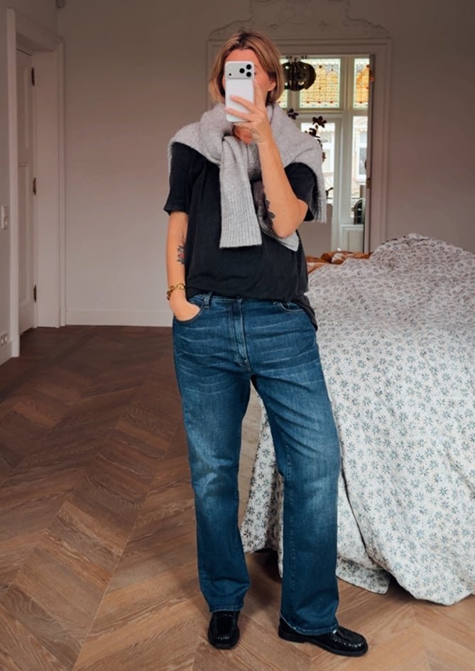 AndBloom - The Straight - Blue Jeans  - Dee wearing the jeans