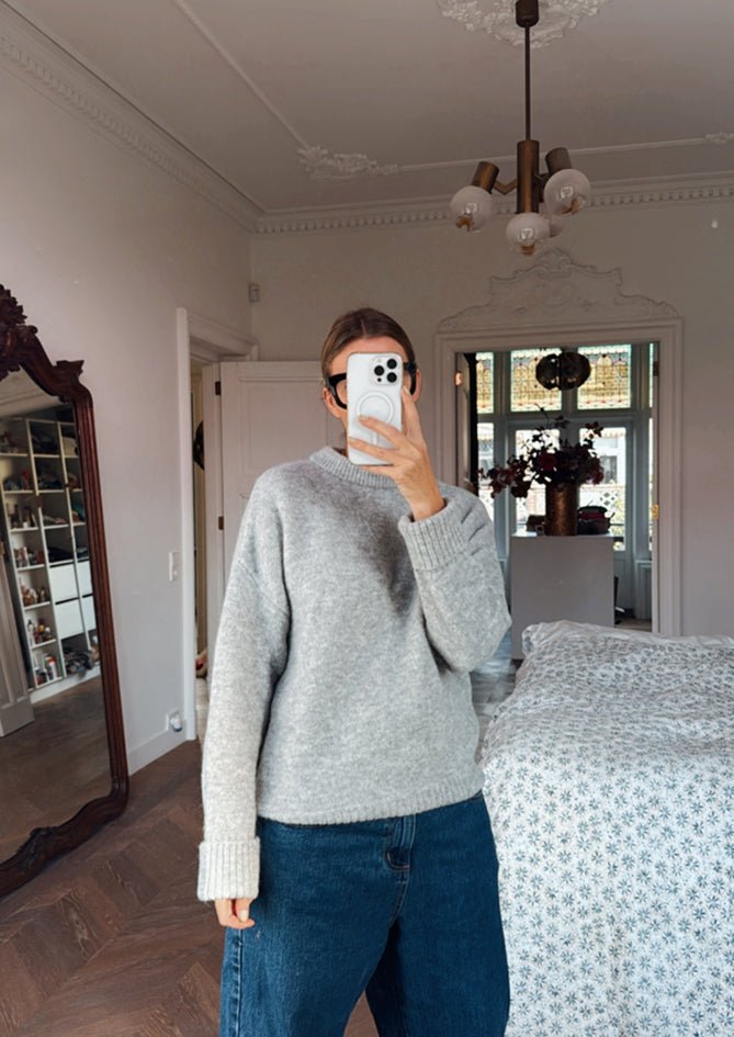 AndBloom - The Mist - Grey Sweater  - Dee wearing the sweater
