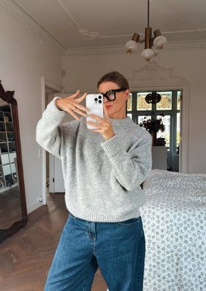 AndBloom - The Mist - Grey Sweater  - Side view of the sweater