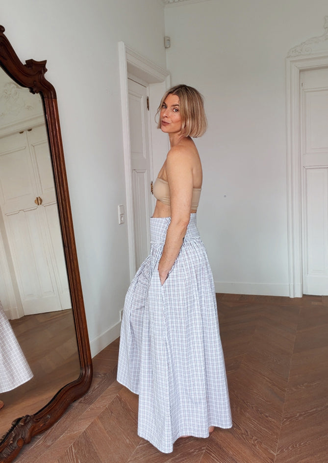 Vivienne Sail